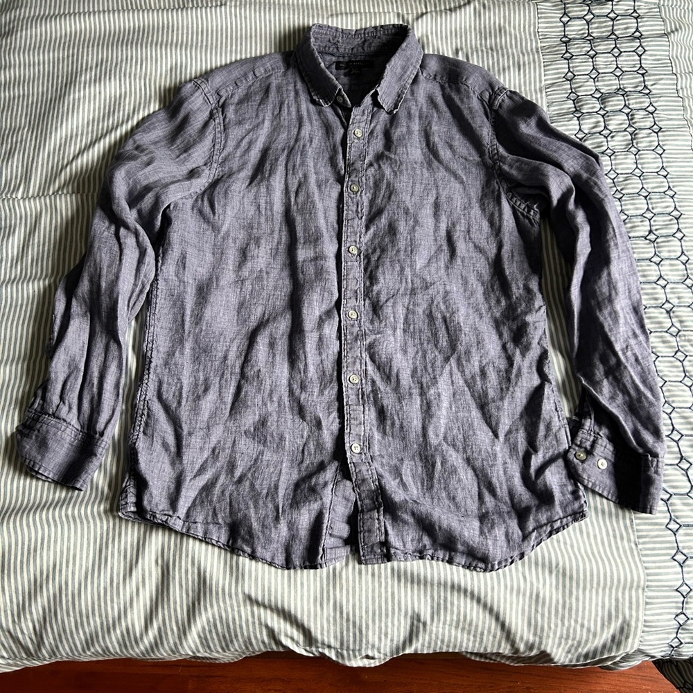 Banana Republic Men's Blue Linen Button-Up Shirt
